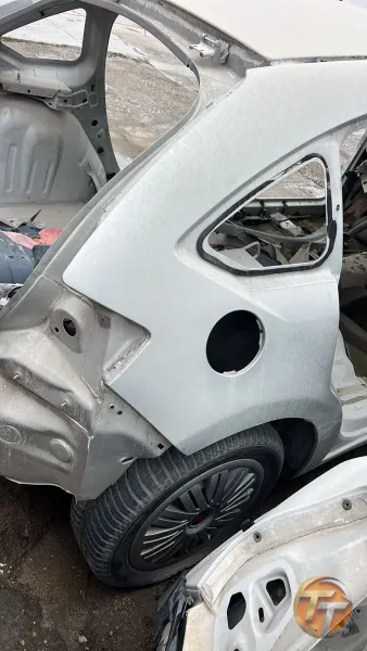 Citröen C 4 sağ arka çamurluk