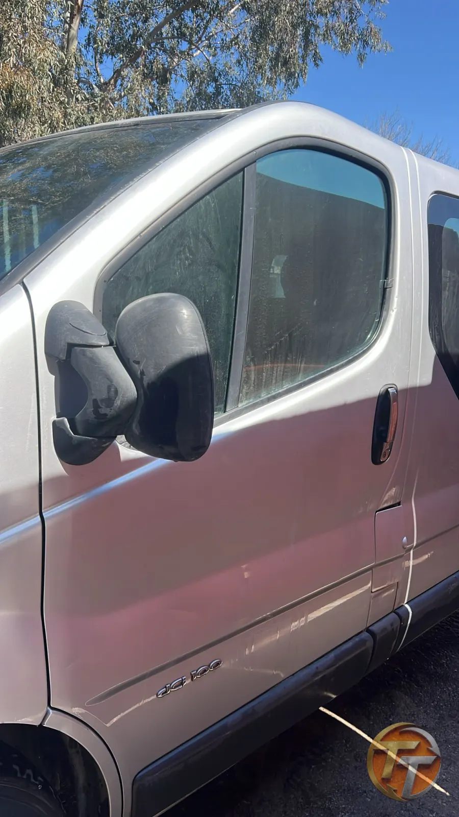Renault trafik sol ön kapı