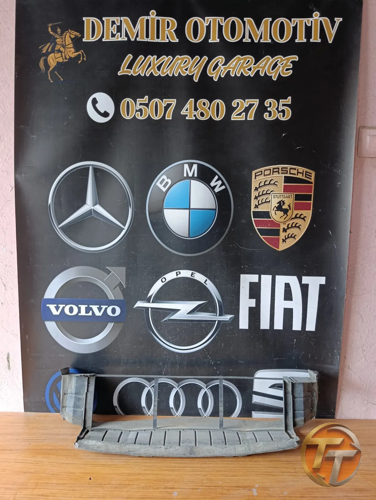 MERCEDES A180 W176 CLA200 W117 RADYATÖR ALT BAKALİTİ A2465051130