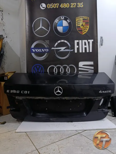 MERCEDES E SERİSİ W212 MAKYAJSIZ BAGAJ KAPAĞI HATASIZ