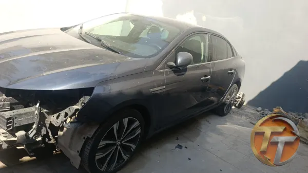 RENAULT MEGANE 4 SOL ÖN ÇAMURLUK KAPI SOL ARKA ÇAMURLUK KAPI BOYASIZ HATASIZ