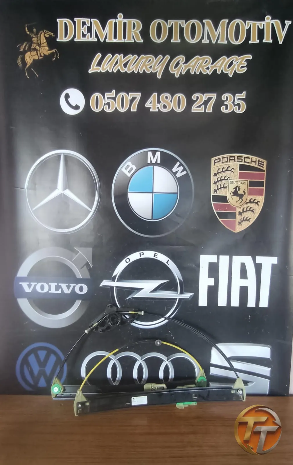 SKODA OCTAVİA 2013-17 SAĞ ÖN CAM KRİKOSU ORJİNAL 5E0837462B