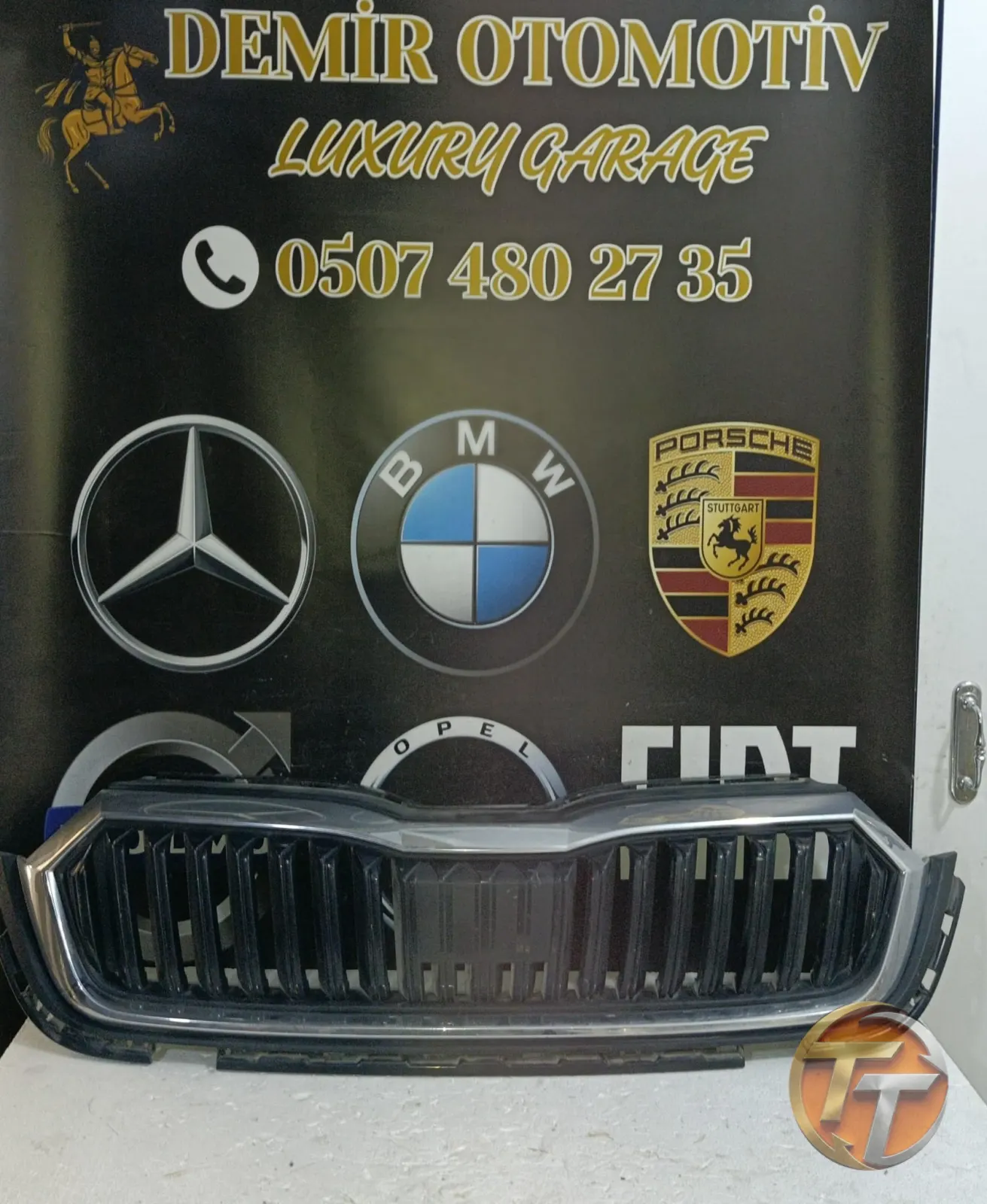 SKODA OCTAVİA ÖN PANJUR ORJİNAL 5E3853653