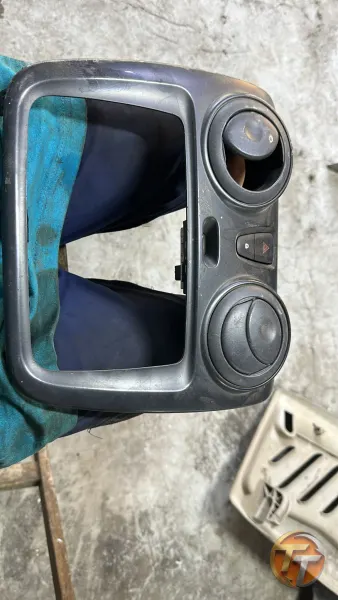 Dacia dokker teyp çerçevesi