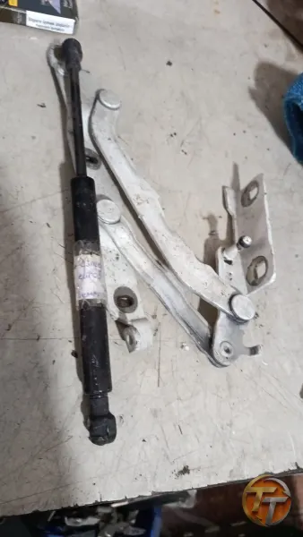 Fiat linea bagaj kapağı menteşesi