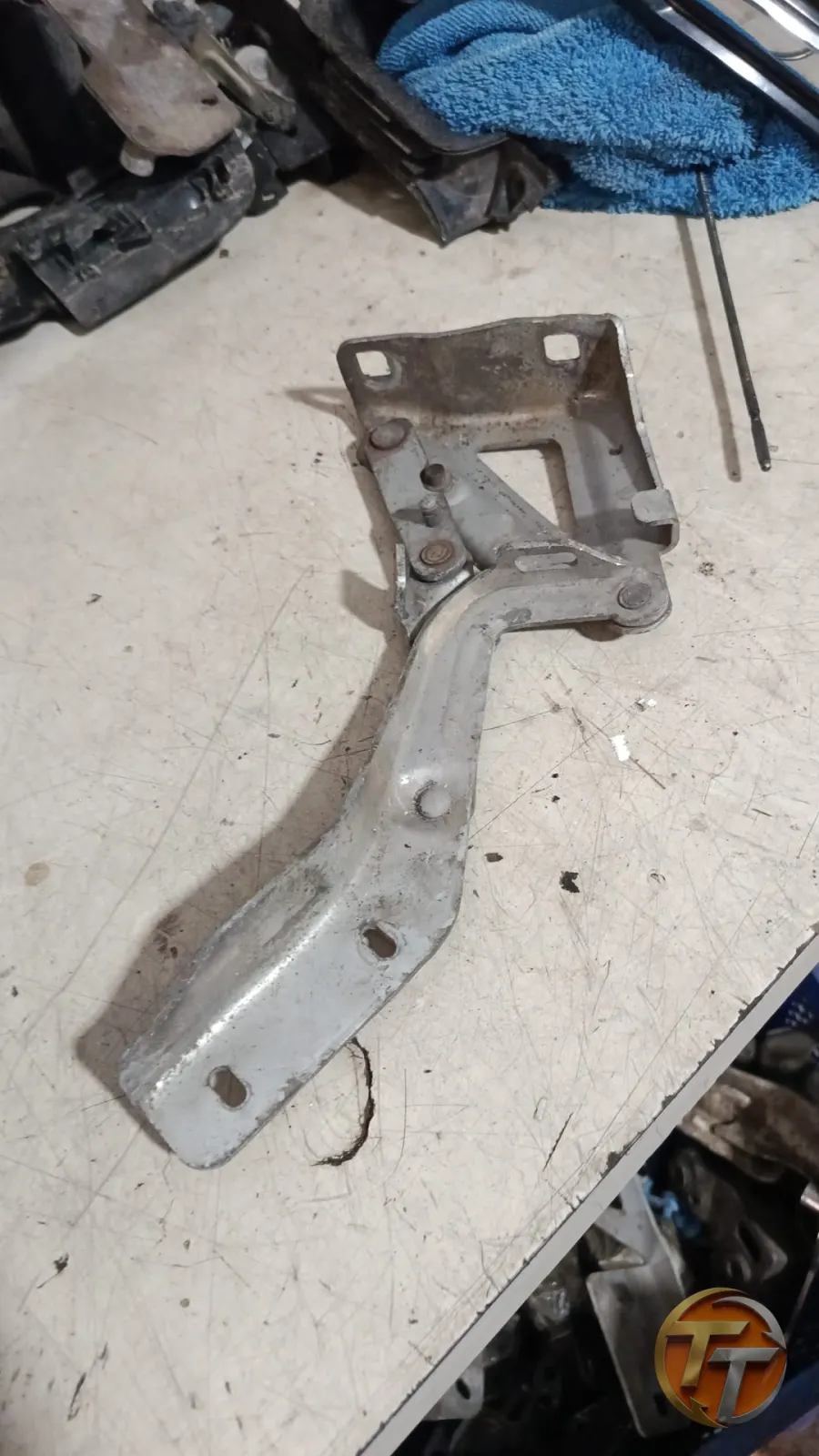 Fiat Fiorino kaput menteşesi