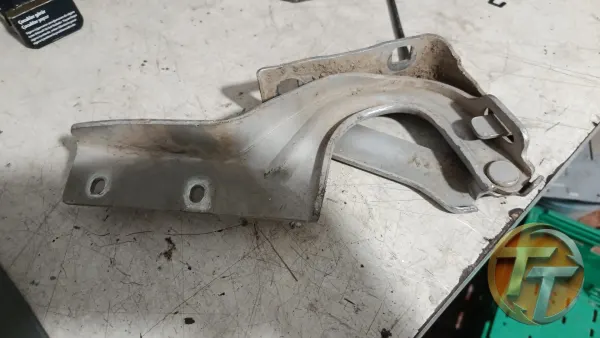 Fiat Doblo kaput menteşesi