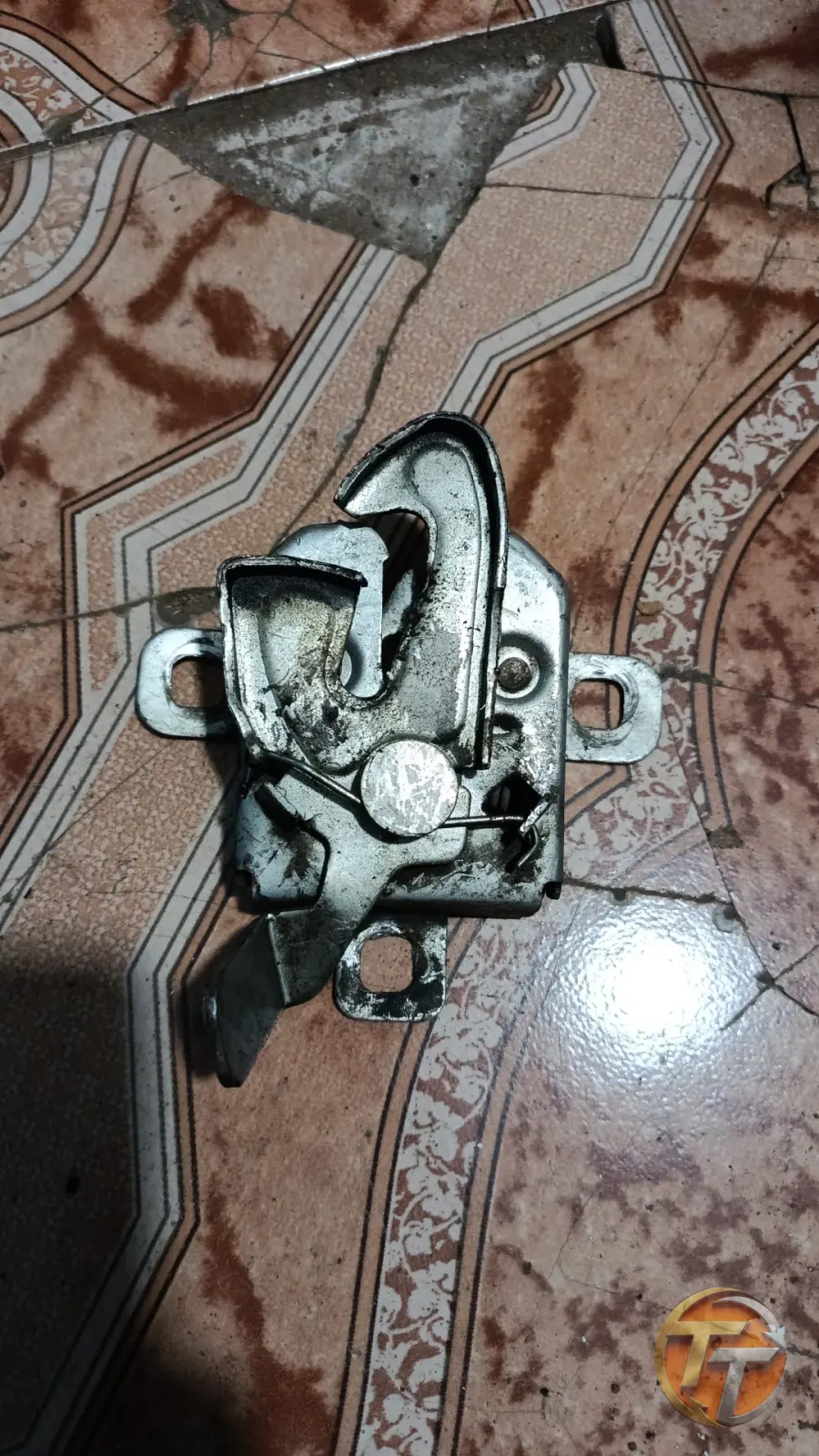 Fiat Doblo kaput kilidi