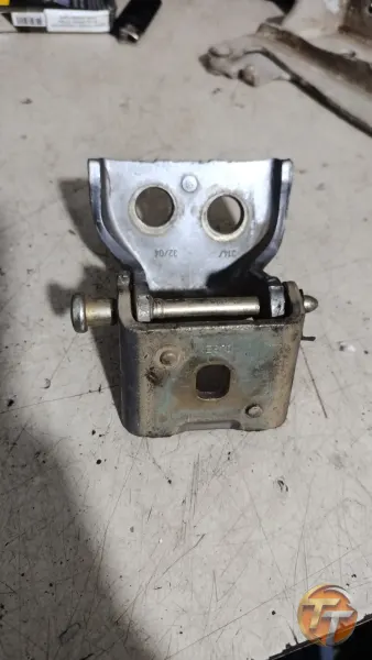 Citroen c elsee kapı menteşesi