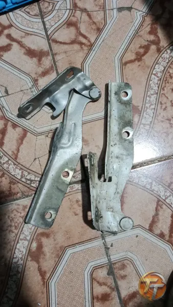 Fiat Palio kaput menteşesi
