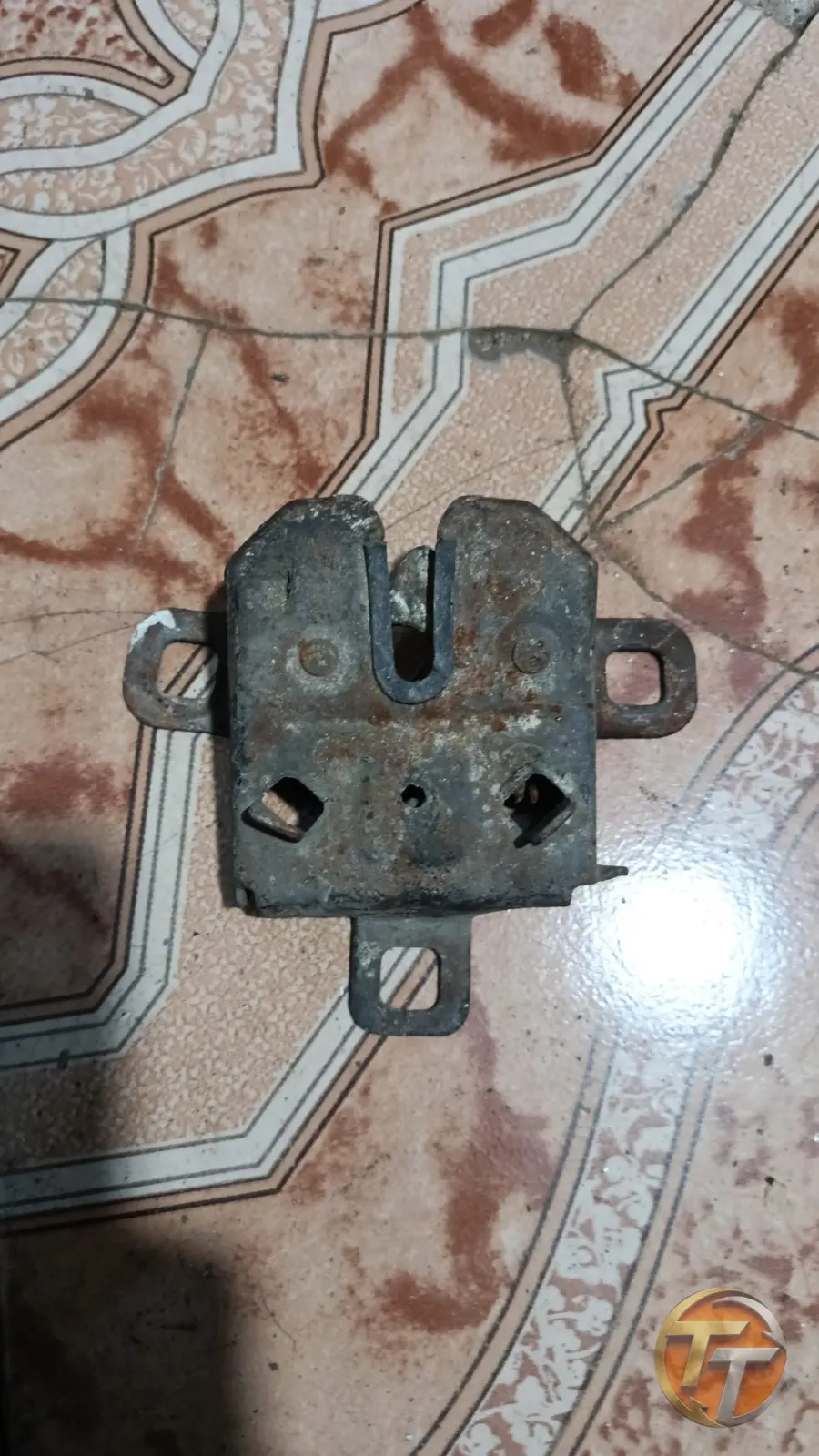 Fiat Linea kaput kilidi
