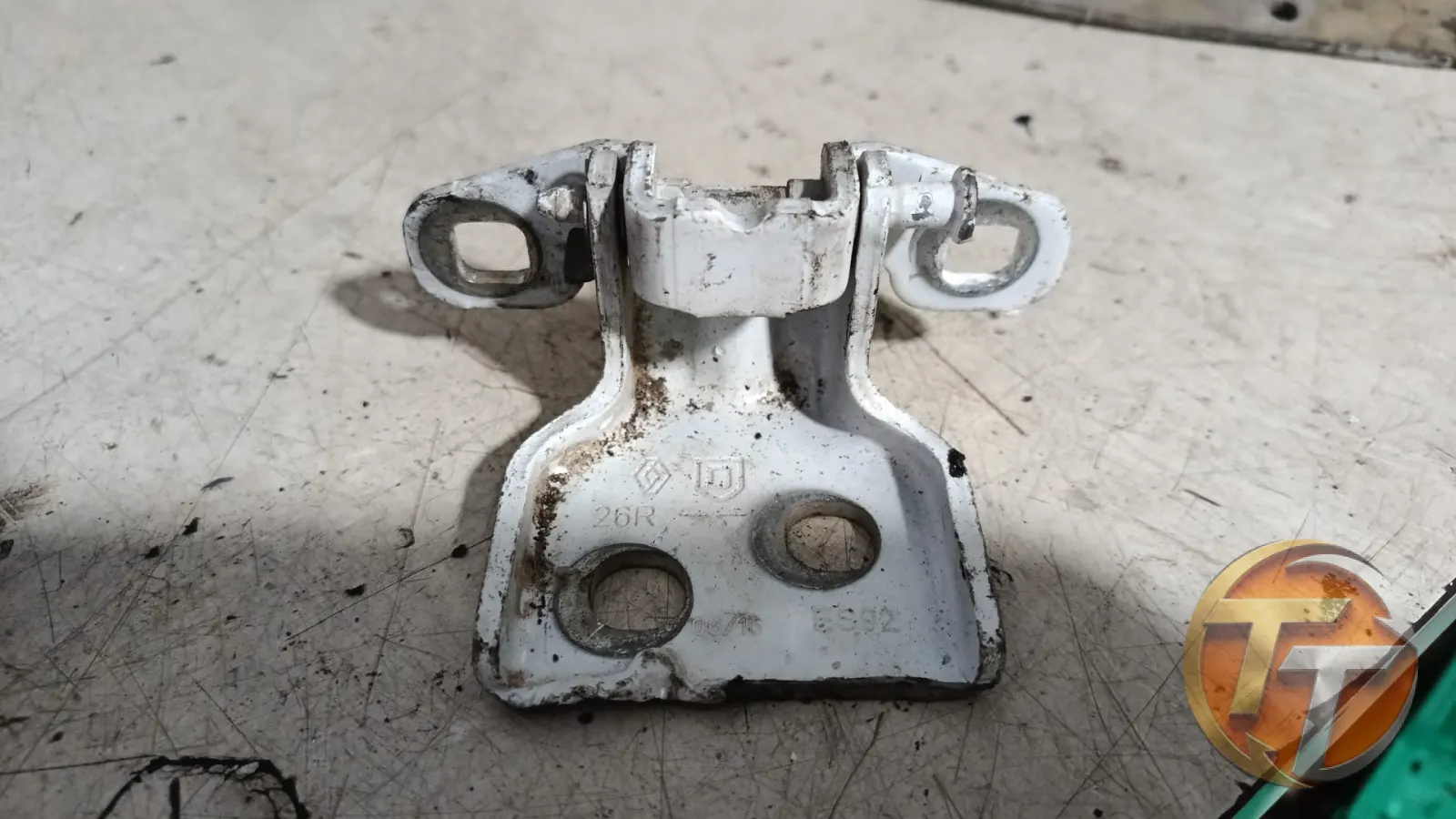 Dacia lodgy kapı menteşesi