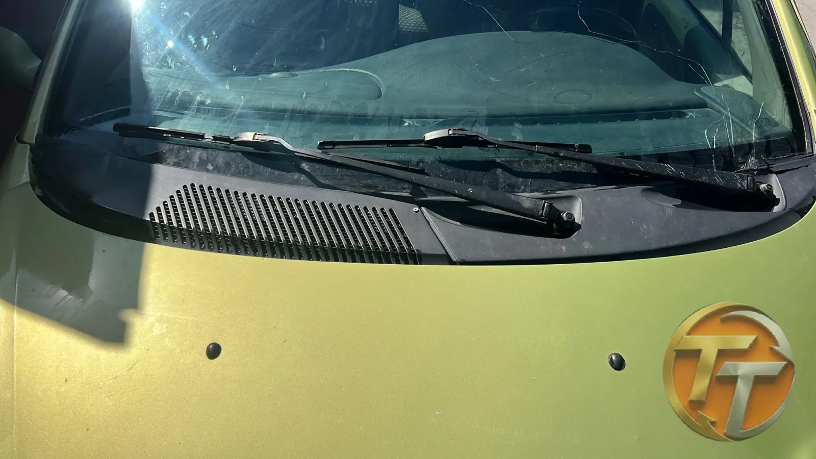 Renault senic ön cam ızgarası