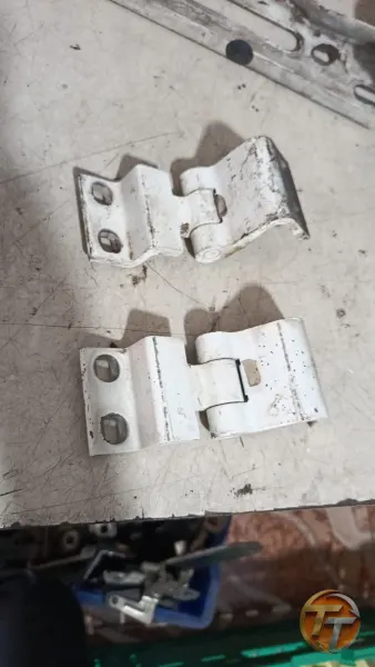 Fiat Doblo bagaj kapağı menteşesi