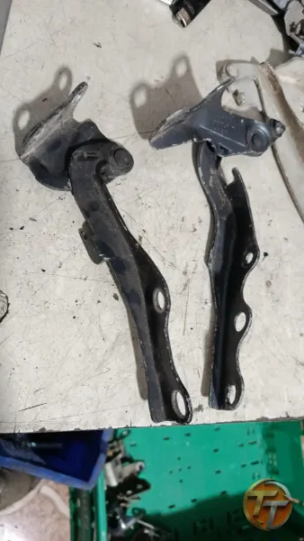 Opel Corsa c kaput menteşesi