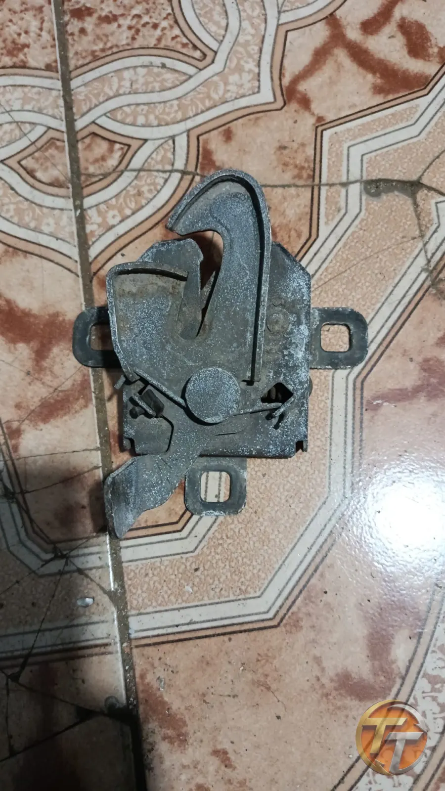 Fiat Doblo kaput kilidi