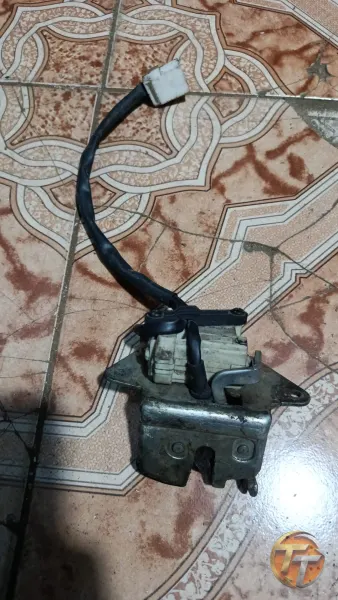 Fiat linea bagaj kapağı kilidi