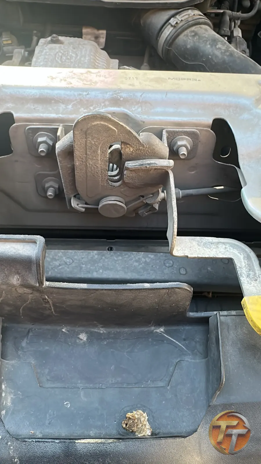 Fiat Doblo kaput kilidi