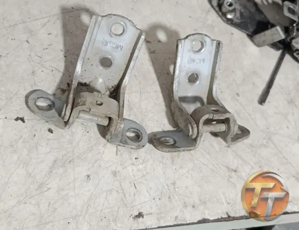 Hyundai Accent era kapı menteşesi