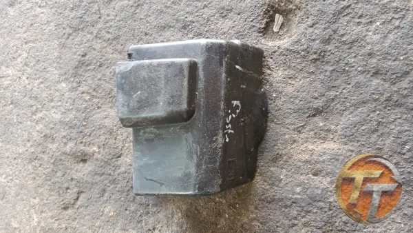 Ford Fiesta akü kapağı