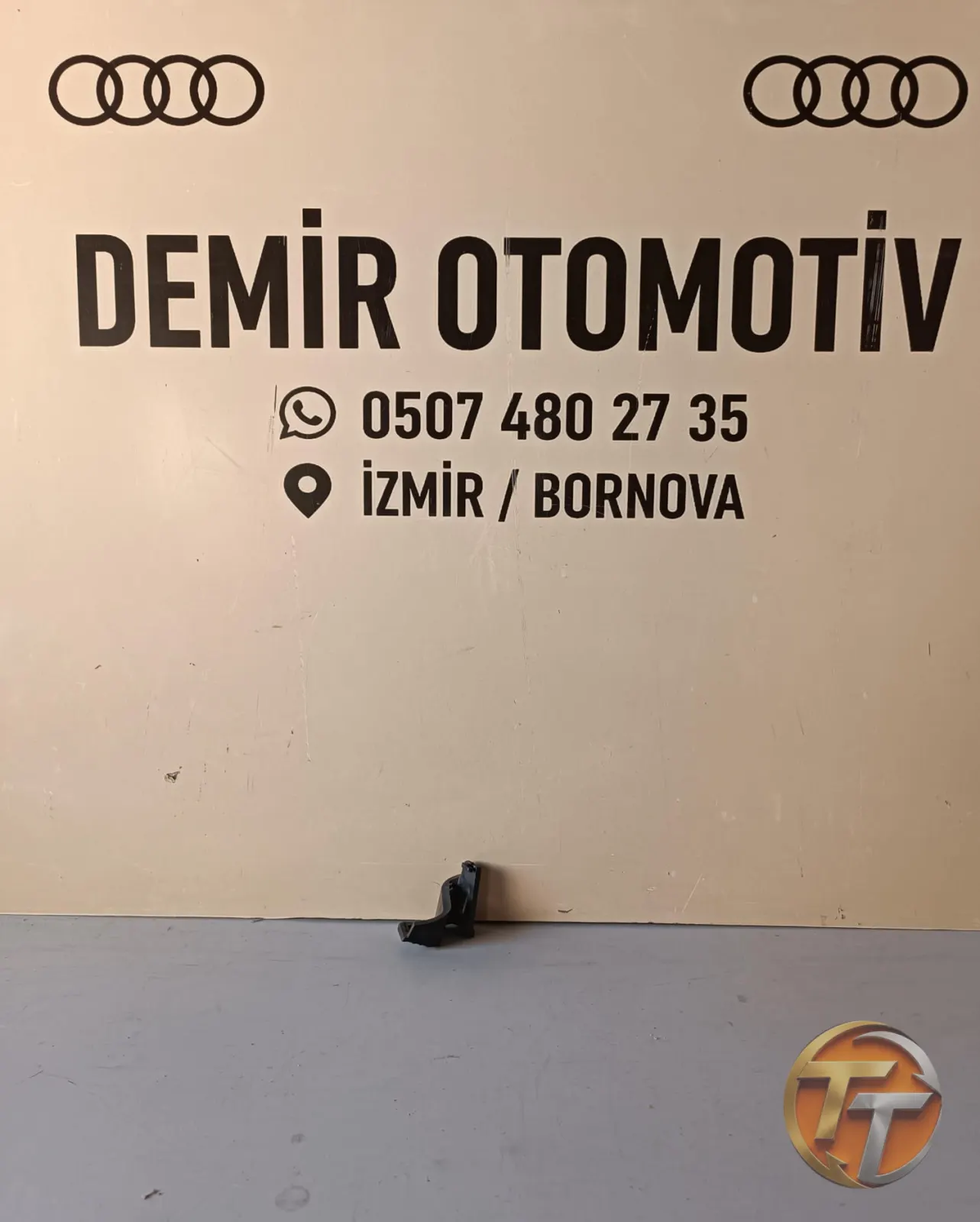 BMW 3 SERİSİ F30 SOL ÖN FAR ÜST BRAKETİ SIFIR ORJİNAL 51647285597