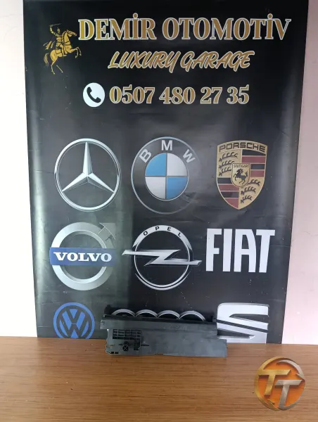 BMW 5 SERİSİ F10 SOL RADYATÖR TAŞIYICI BRAKETİ
