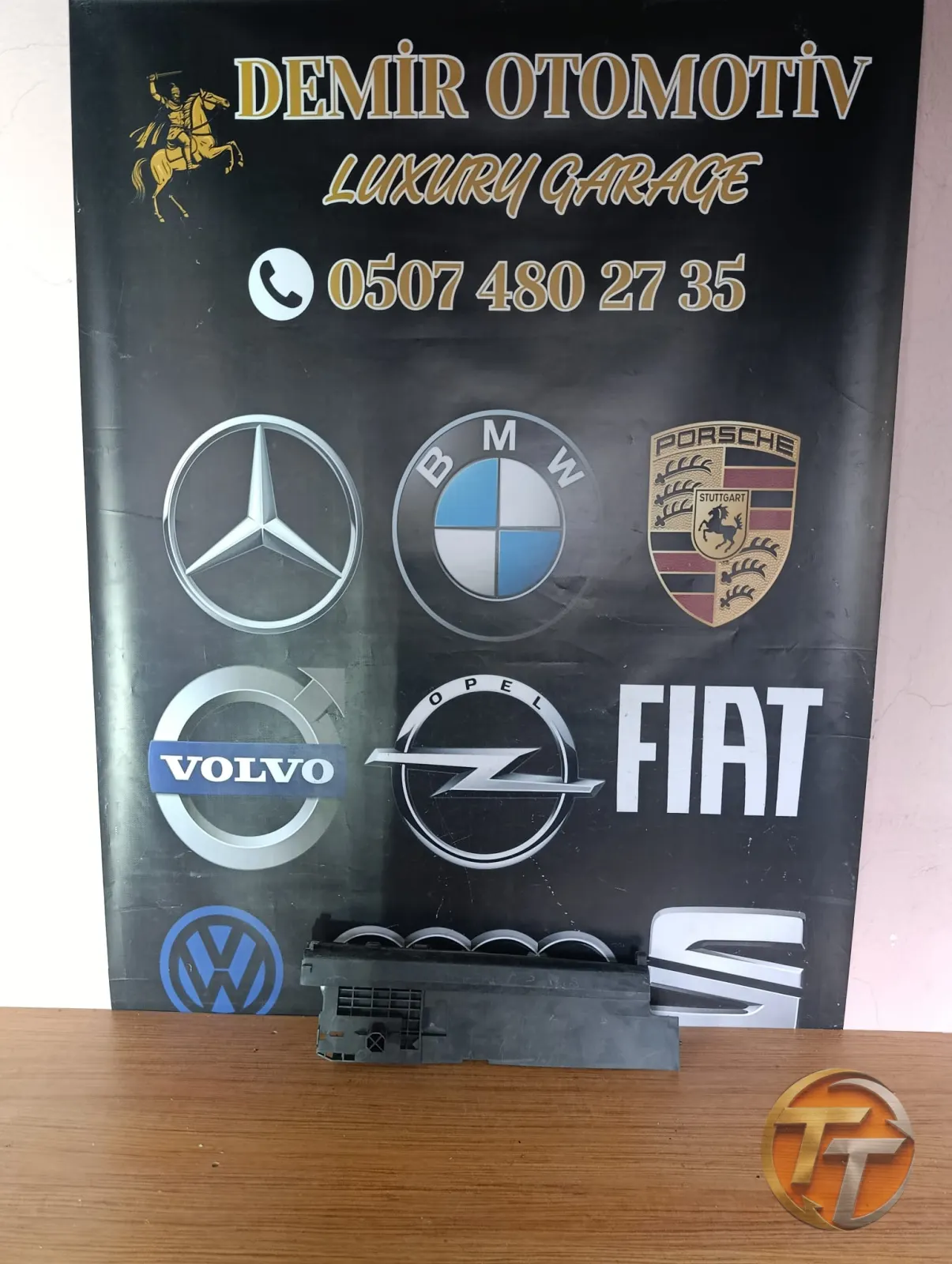 BMW 5 SERİSİ F10 SOL RADYATÖR TAŞIYICI BRAKETİ