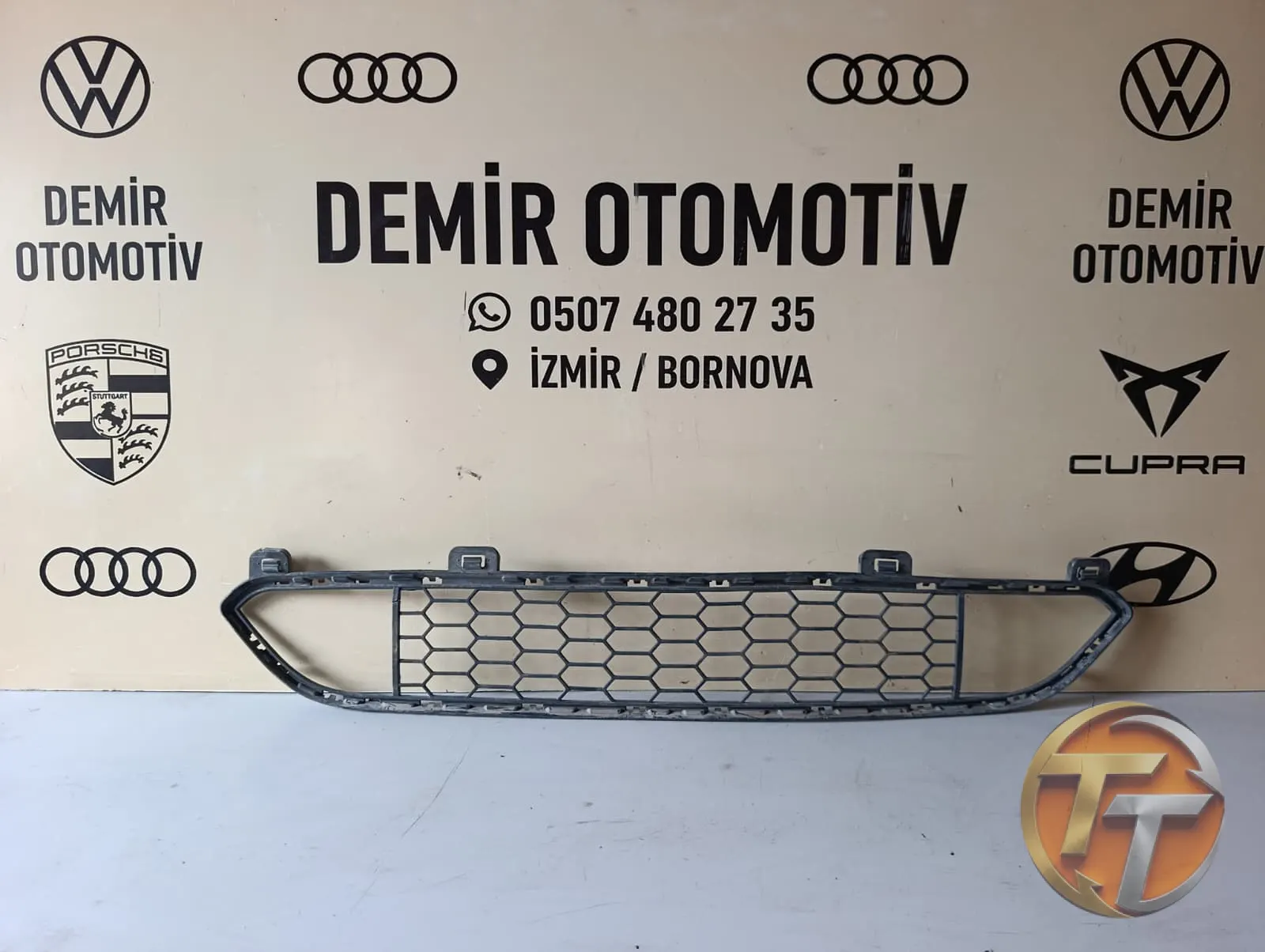 BMW X5 F15 M ÖN TAMPON ORTA IZGARA ORJİNAL ÇIKMA 8054012