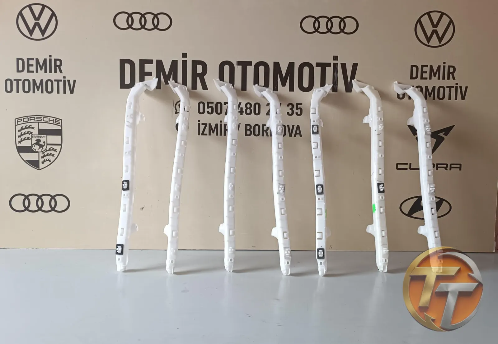 MEGANE 4 SAĞ SOL ARKA TAMPON BRAKETİ SIFIR ORJİNAL 852239374R 852228730R