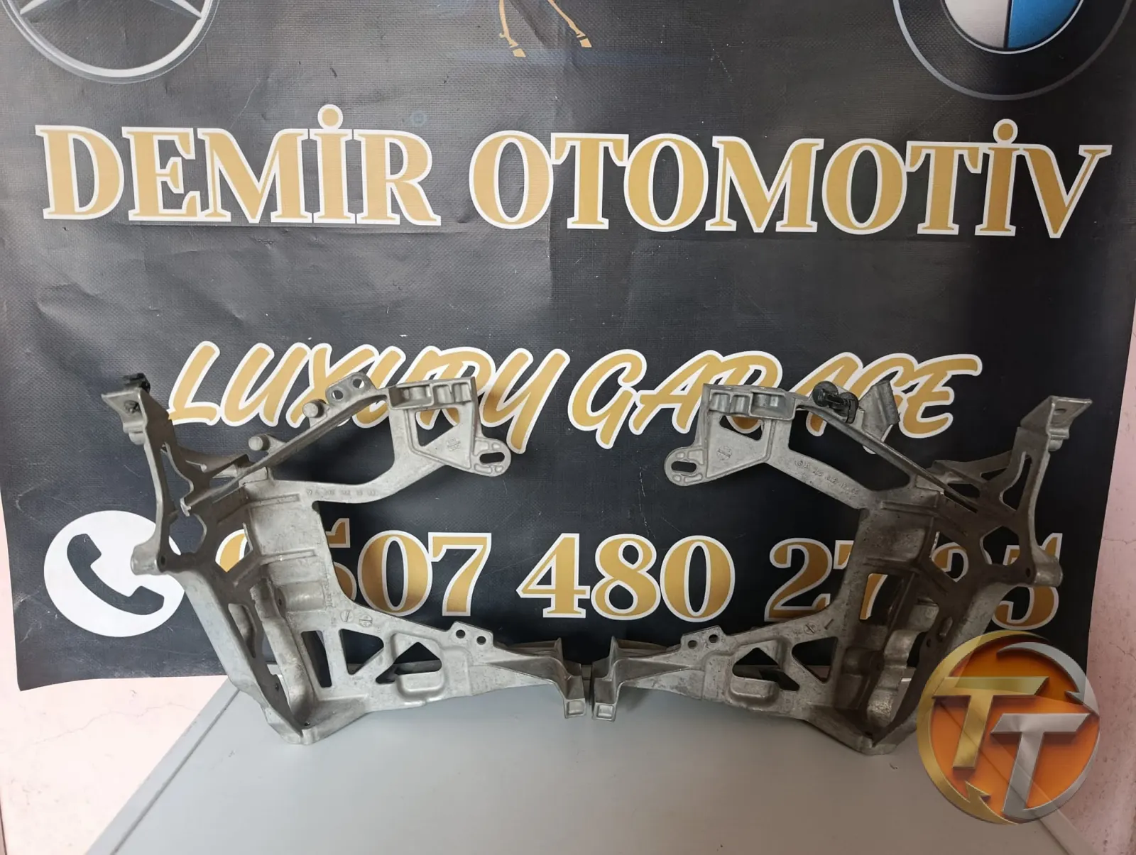 MERCEDES C180 C200 W205 SAĞ SOL FAR YUVA SACI A2056221600 A2056221700