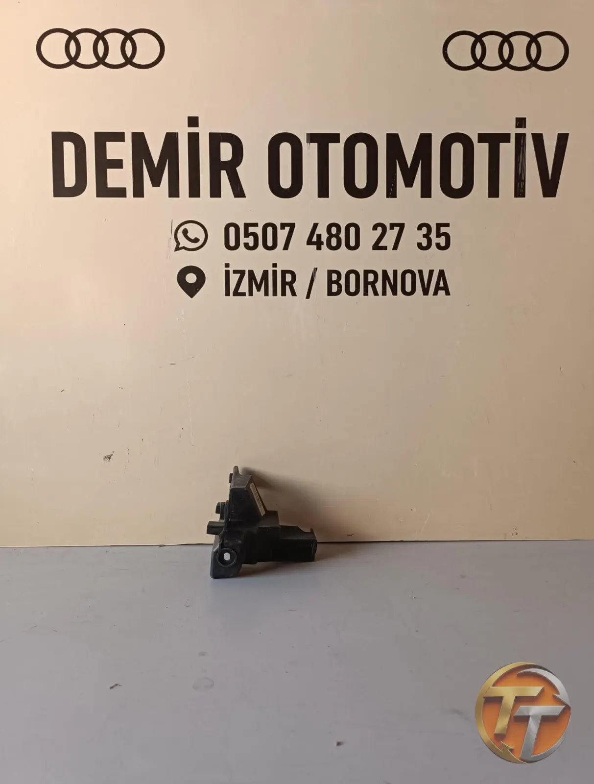 RENAULT CLİO 4 SAĞ ARKA STOP ALT BRAKETİ SIFIR ORJİNAL 850427559R