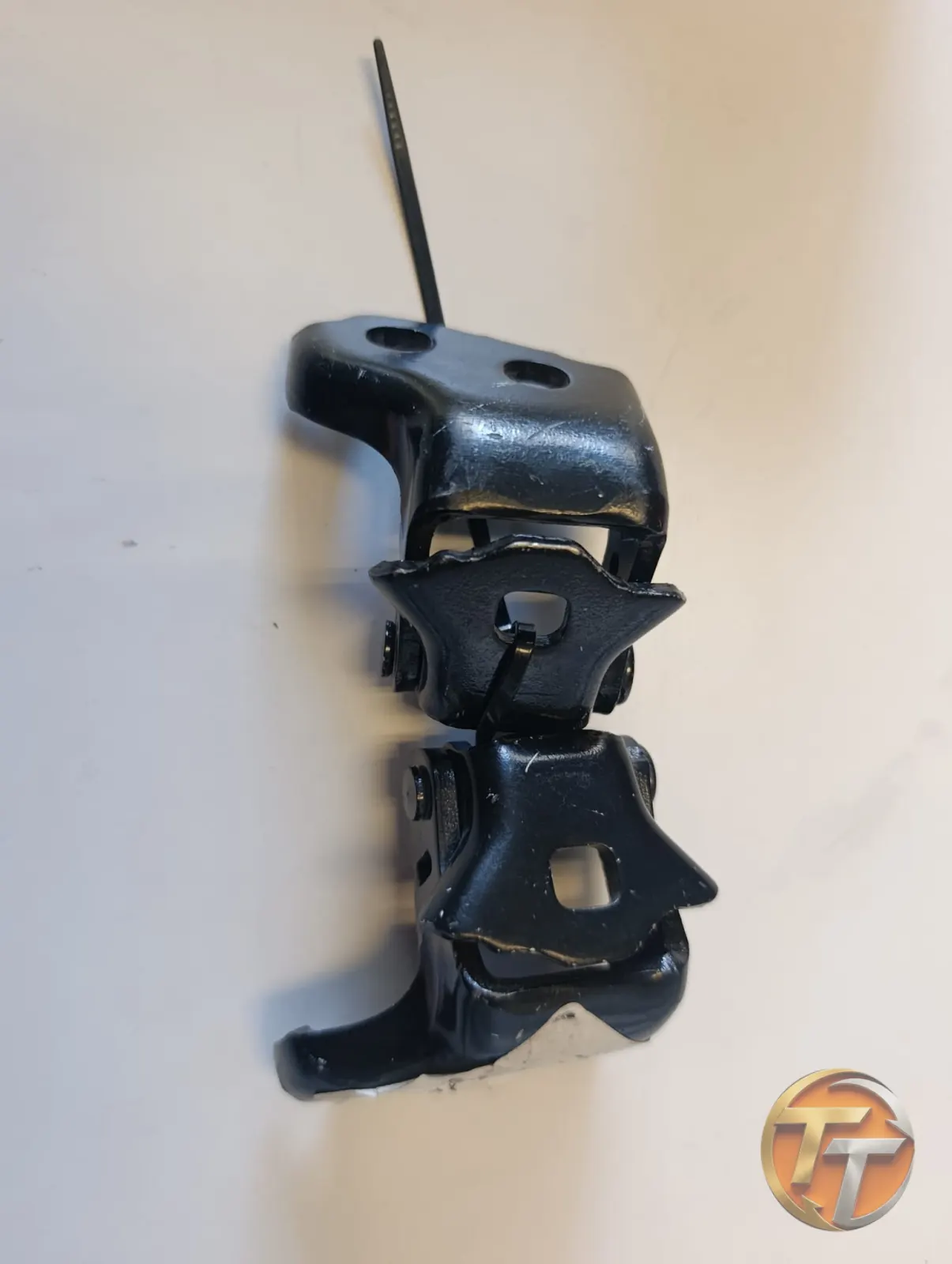 RENAULT CLİO 5 SAĞ SOL ÖN KAPI ALT MENTEŞESİ SIFIR ORJİNAL 804006726R 804007221R