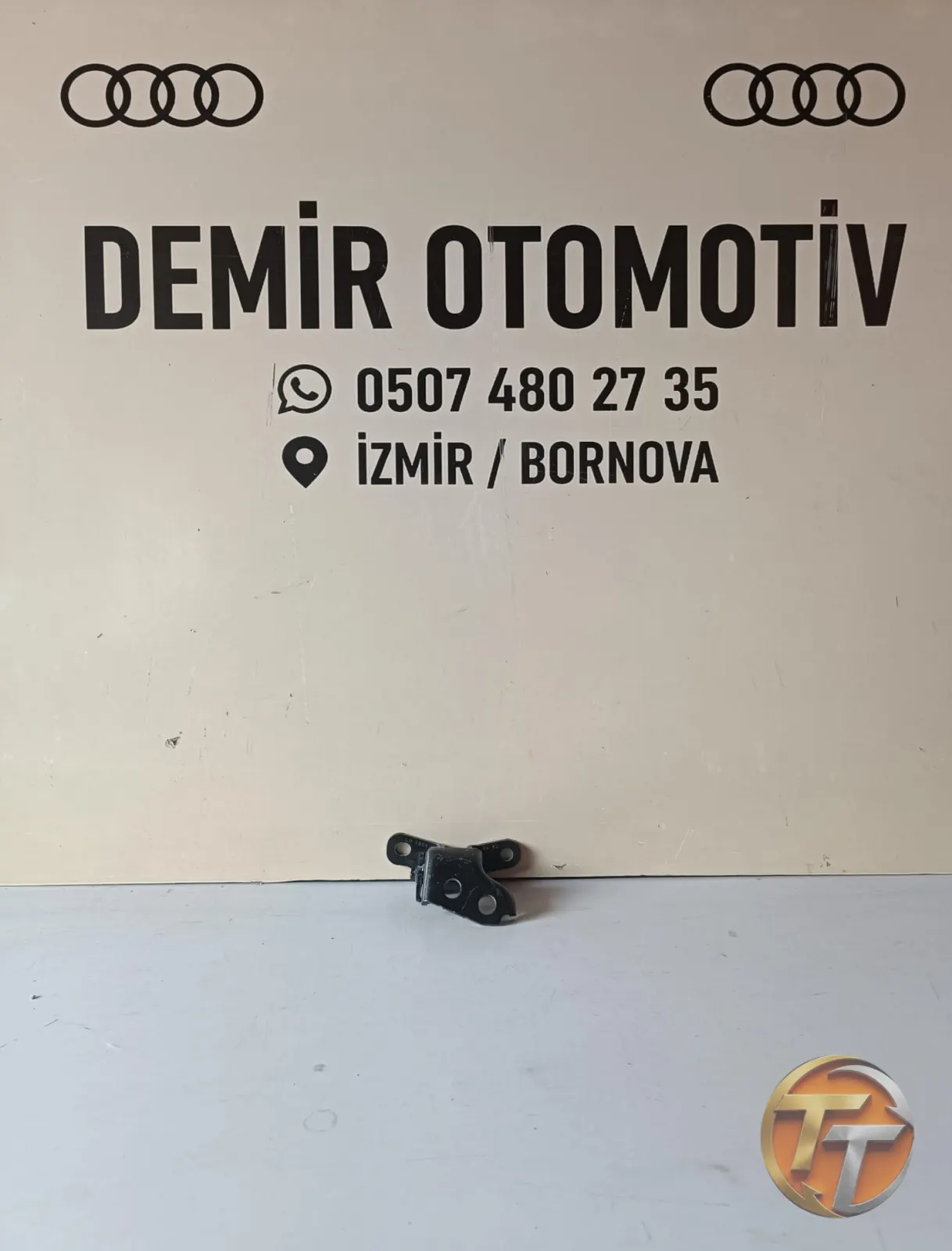 RENAULT CLİO 5 SOL ÖN KAPI ÜST MENTEŞESİ 804007083R