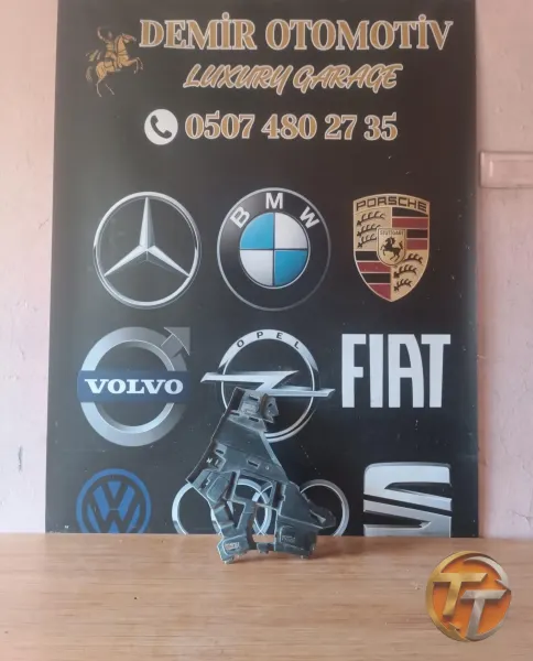 RENAULT MEGANE 4 ÖN TAMPON SOL İÇ BRAKETİ 620433551R