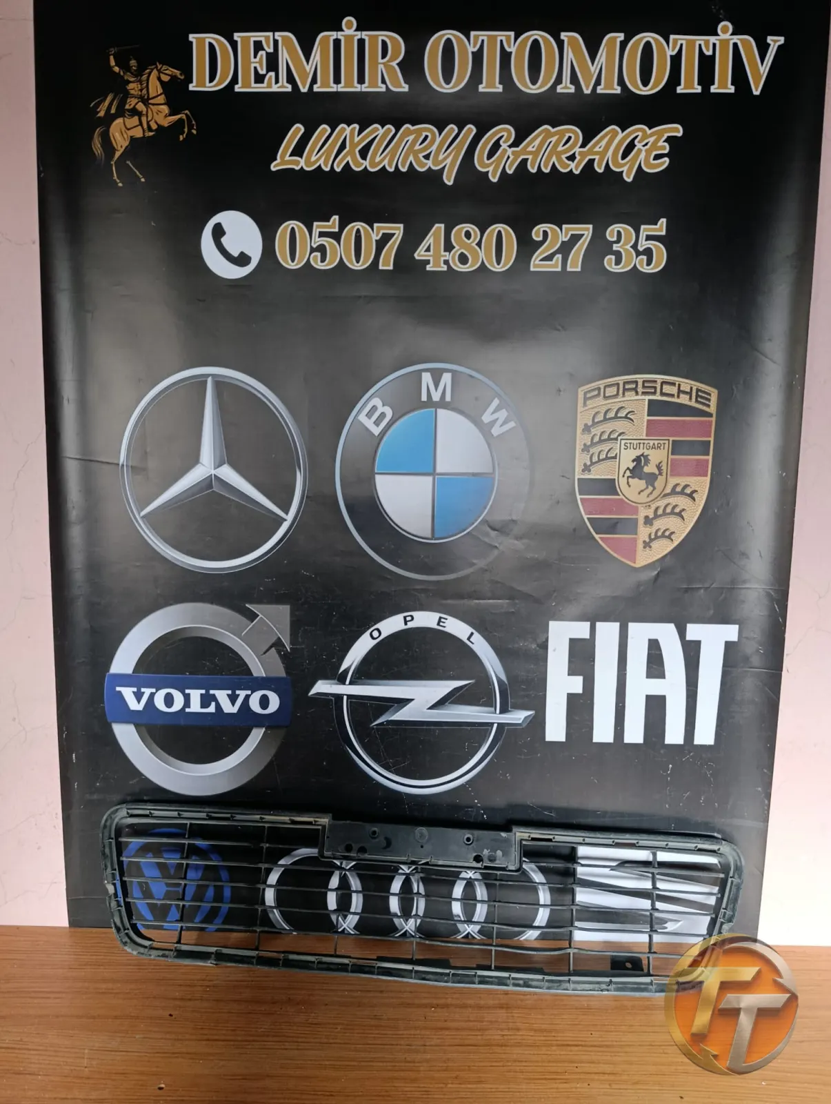 TOYOTA HİLUX ÖN TAMPON ORTA IZGARA 2015-2019