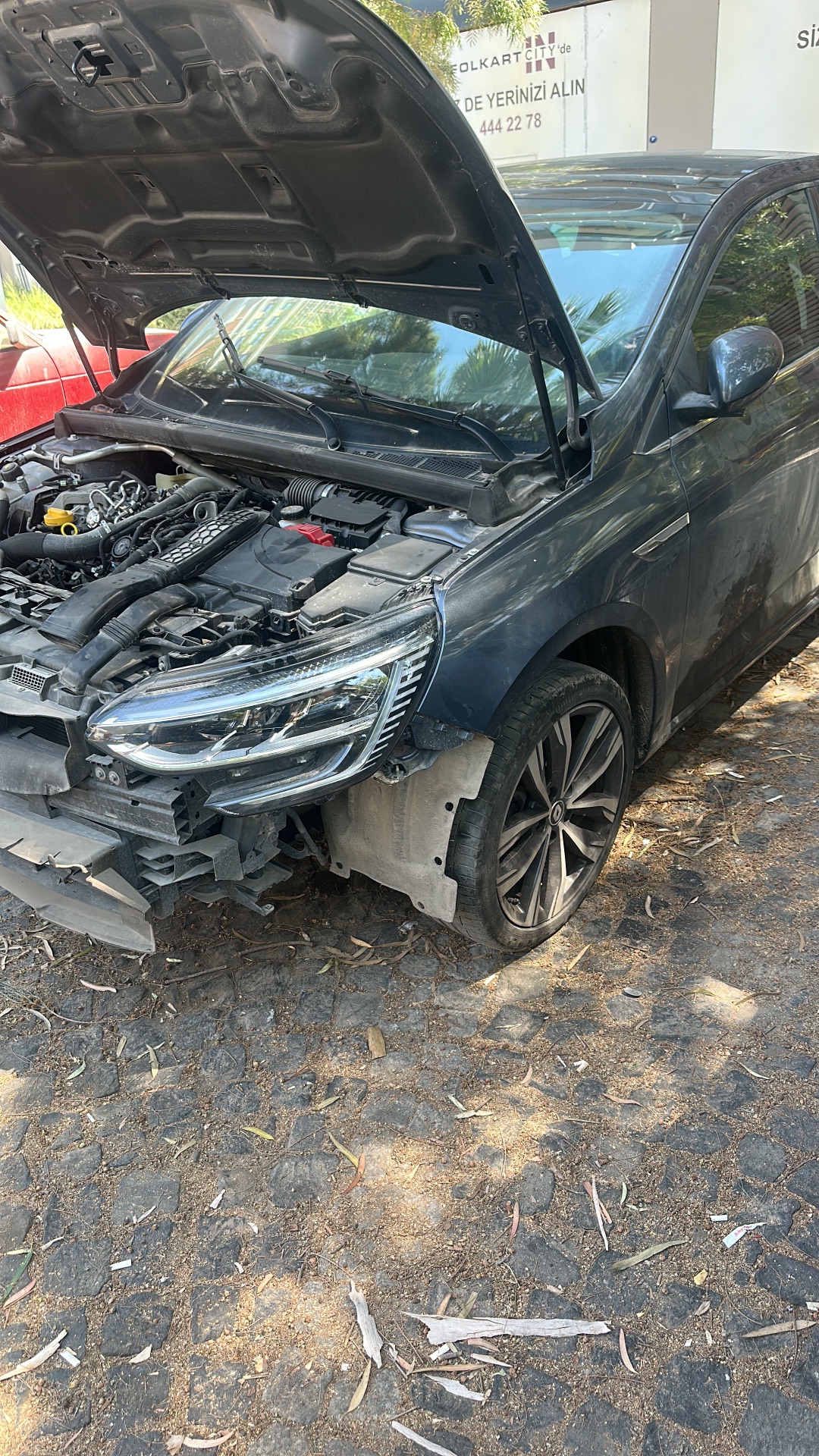 RENAULT MEGAN 4 BENZİNLİ 1.33 TCE HURDA BELGELİ PARÇA İÇİN 