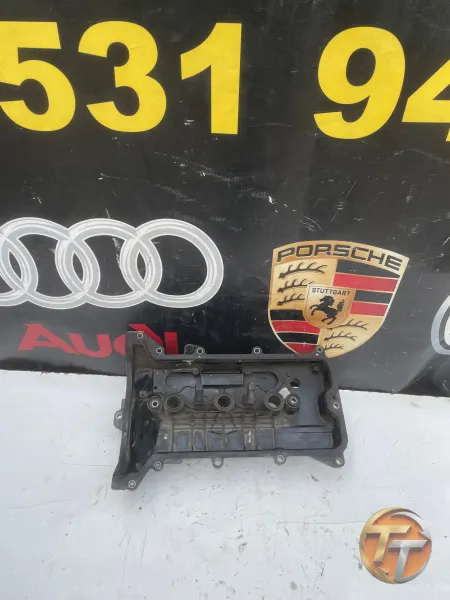 RENAULT CLİO 5 MOTOR ÜST KAPAĞI