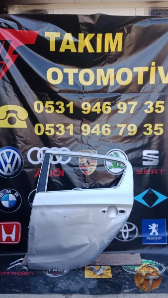 HYUNDAI İ20 SOL ARKA KAPI 2