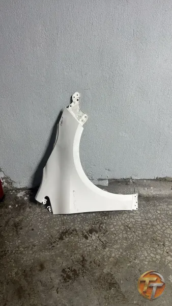 Toyota corolla sağ ön çamurluk