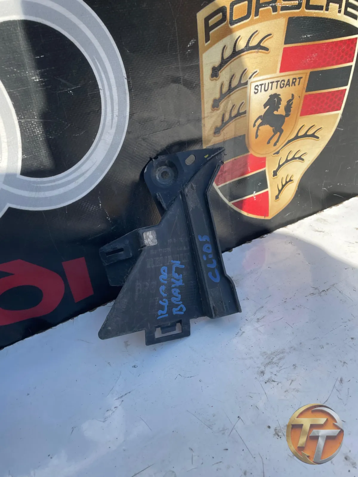 RENAULT CLİO 5 IZGARA BRAKETİ 628177607R