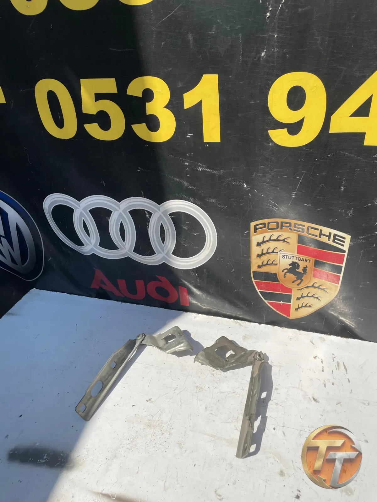 AUDİ A4 KAPUT MENTEŞESİ SAĞ SOL 09-12 8K0823302D 8K0823301D