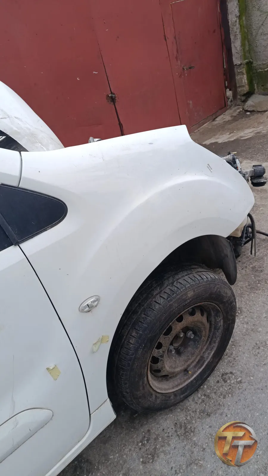 Citroen Berlingo sağ çamurluk