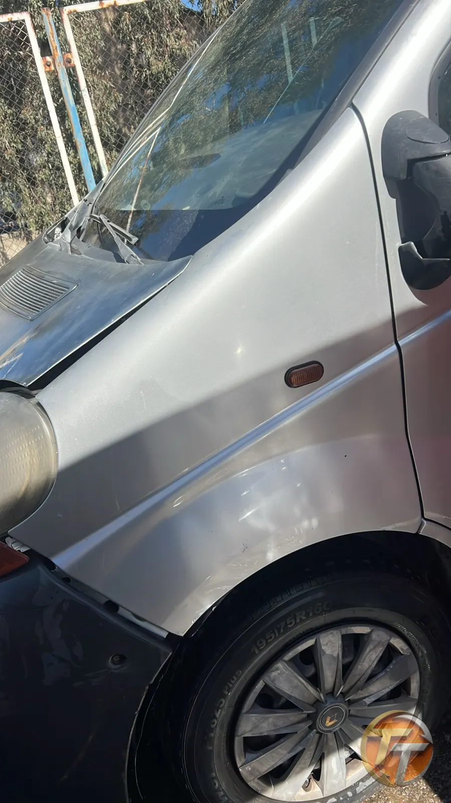 Renault trafik sol çamurluk