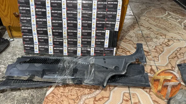 Doblo bir cam ızgarası