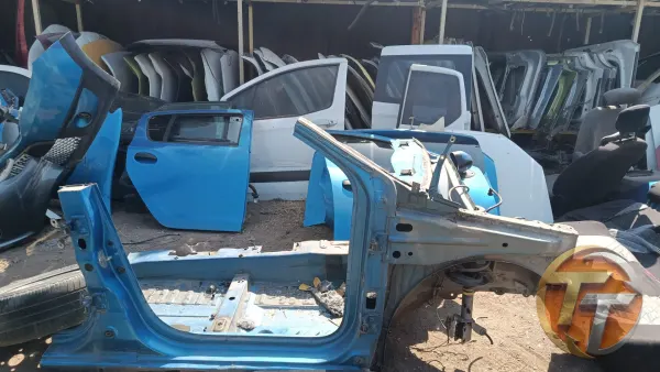 Dacia Sandero. Sağın çeyrek