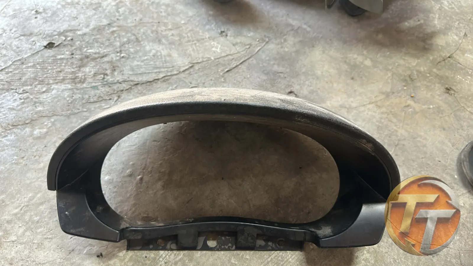 Dacia Logan gösterge çerçevesi