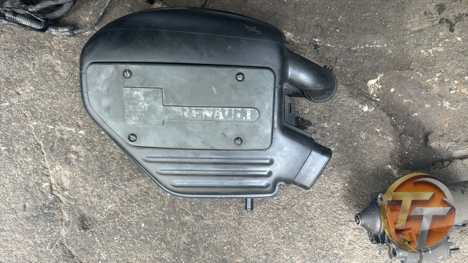 Renault Hava Filtre Kutusu