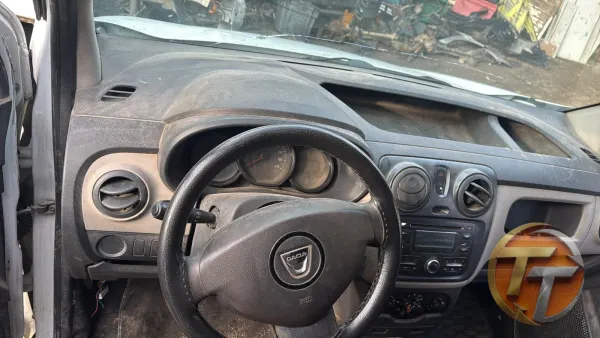 Dacia Docker göğüslü