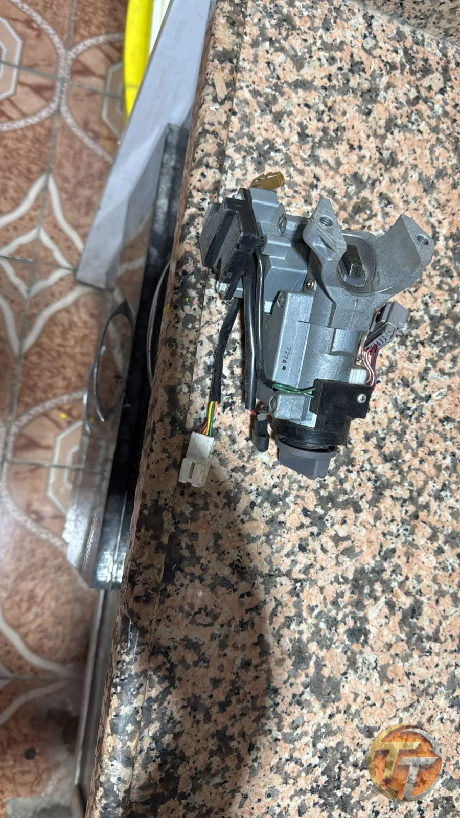 Nisan Micra kontak