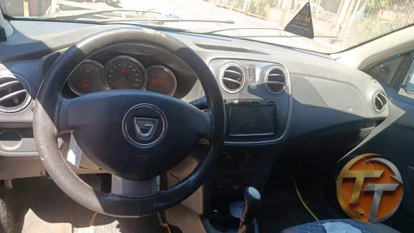 Dacia Sandero göğüslük orijinal